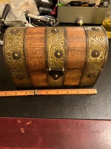 Stunning Vintage Pirates Treasure Chest Wooden Trunk Box Hand Made Copper - Picture 1 of 7
