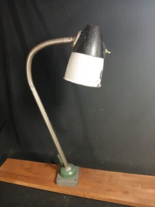 Bakelit z lat 70. ZSRR emaliowany Lampa przemysłowa Klampa przegubowa Lampa warsztatowa - Zdjęcie 1 z 11