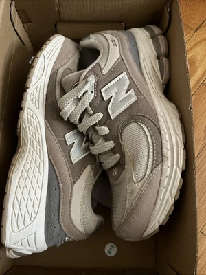 New Balance 2002R US KIDS 4,5 Foto 1 de 4
