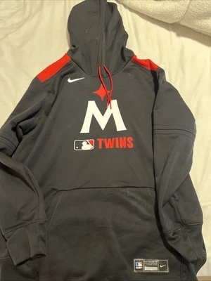 Nike XL Minnesota Twins Sweatshirt - Image 1 of 2