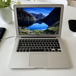 Apple MacBook Air Model A1369 Superdrive Core2Duo Nvidia 320M 4GB RAM 256 GB SSD
