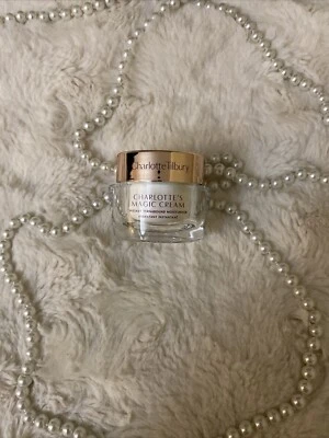Charlotte Tilbury Charlotte's Magic Cream 即时周转 0.5 盎司 / 15 毫升 全新 — 第 1/2 张图片