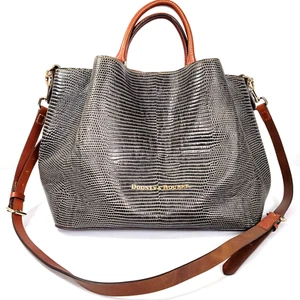 Cartera de hombro grande de cuero Barlow con mango superior de cuero Dooney & Bourke con mango superior lagarto en relieve - Imagen 1 de 19