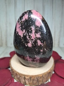 Schöner schwarzer Rhodonit Kristall freie Form 9,8cm 629g Heilgeschenk - Bild 1 von 7