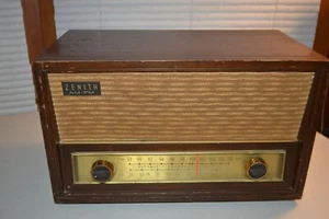 Vintage Zenith Tube Radio AM/FM Phono Input Model G730 Wood TESTED & WORKS - Foto 1 di 9