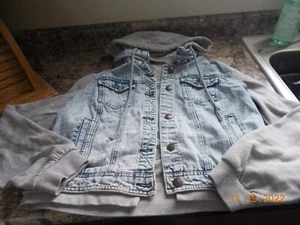 Hwy Jeans Hooded Jean Jacket, Girls XL, Unlined, metal buttons, Removable Hood - Picture 1 of 12