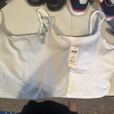 Sujetador corto deportivo acolchado sin aros 2 Avia talla XXXL blanco y gris inalámbrico Foto 1 de 4