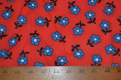 Cotton fabric, red floral print, 44 x 2.75 yards. Vintage - Image 1 of 4