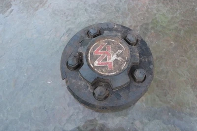 1 Genuine OEM Chevy S-10 Blazer GMC S-15 Jimmy 4x4 Center Cap 15" 1983-1990 - Image 1 of 4