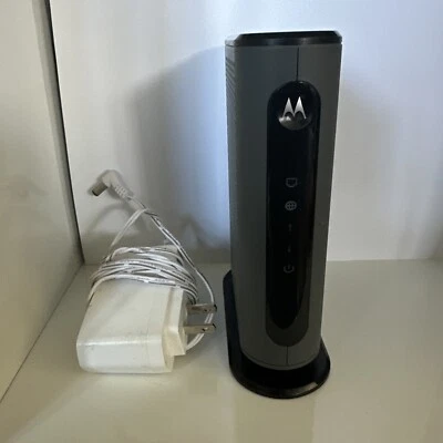 Motorola MB7420 Cable Modem + Wi-Fi Router-Black 16x4 D3.0 - Image 1 of 3