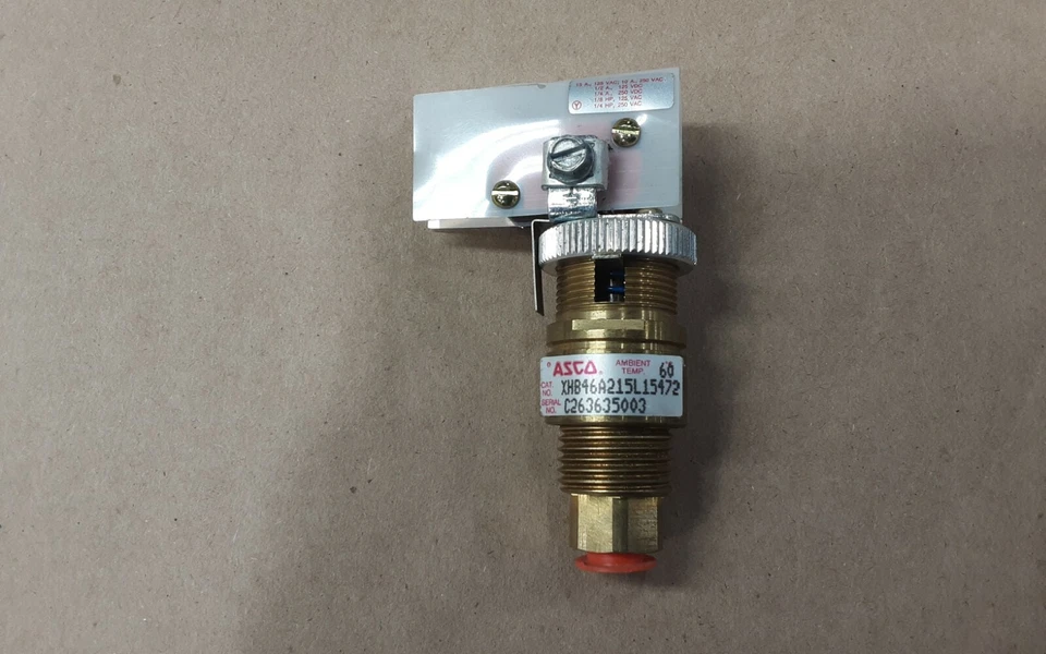 Interruptor de presión Asco Red HatXHB46A215L15472 851-51-721-03 #15G44RM Foto 1 de 2