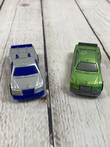Vehículo de juguete fundido a presión verde Motor Max y camión de carreras gris - Imagen 1 de 6