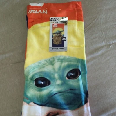 Disney's Star Wars Series 2020 "The Mandalorian" Baby Yoda toalla de playa Foto 1 de 4