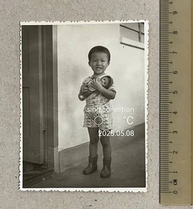 OPS original 1960's photo Chinese cute little girl holding a Chinese doll - Picture 1 of 2