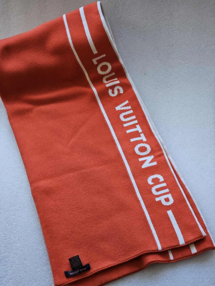 LOUIS VUITTON LVCUP Louis Vuitton Copa Logo Bufanda Algodón/Rojo Cachemira/Blanco Foto 1 de 4