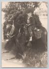 Photo vintage originale B & W garçon souriant portant chapeau de cow-boy équitation cheval poney