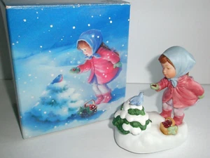 Avon Musical Porcelain Figurine Girl We Wish You Merry Christmas Winter w/Box - Picture 1 of 6