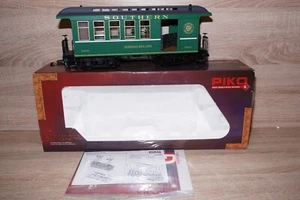 BOD/3 PIKO 38619 G-SR Wood Combine, Green U.S. Passenger Car | Gauge G OVP - Picture 1 of 7