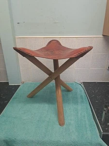 vintage leather saddle ( Camel ) stool seat - 3 legs - Picture 1 of 23