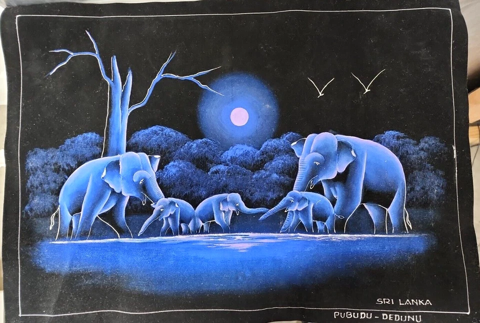 Arte de pared de terciopelo negro impreso a mano para decoración del hogar Elephant Family 24 x 18 Foto 1 de 4