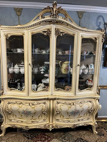 Silik Italian Hutch China cabinet Cover