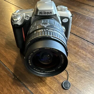 Nikon N75 35 mm Camera 28-90mm lens Vintage CR2x2 SLR - Picture 1 of 15