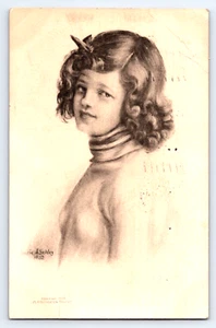 Hübsches Mädchen Künstler signiert 1902 antike Postkarte verschickt 1911 - Bild 1 von 6