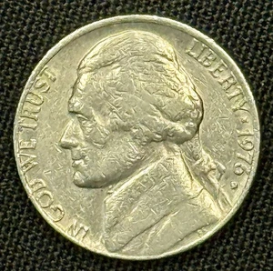 1976 "Filled in D" Mint Mark Circulated Jefferson Nickel - Picture 1 of 4