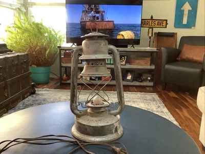 Linterna de Gas Supreme De Colección Embury Mfg Co No 162 Varsovia NY, EE. UU. Convertida en Lámpara Foto 1 de 4