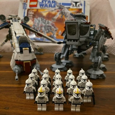 LEGO Starwars 10195 Republic Dropship with Box, Introductions, +10 Extra figures - Image 1 of 4