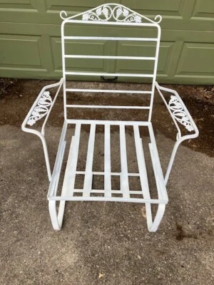 Mecedora vintage de hierro forjado de metal blanca para muebles de patio Foto 1 de 4