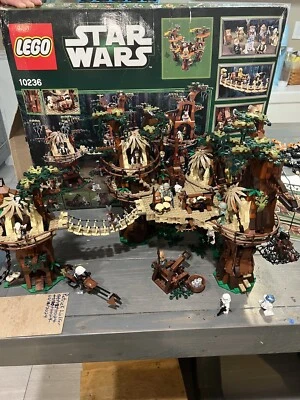LEGO Star Wars: Ewok Village (10236) Foto 1 de 4
