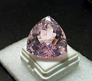 Glänzender rosa Topas Trillionenschliff 55-56 kt brasilianischer natürlicher loser zertifizierter Edelstein - Bild 1 von 5