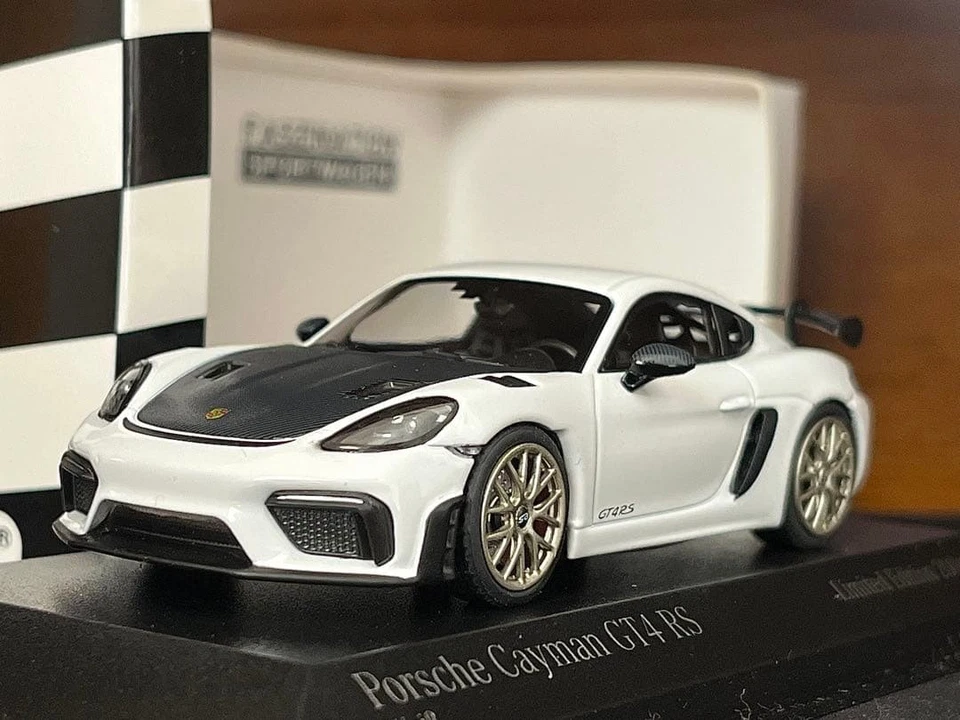 1/43 Minichamps Porsche 718 Cayman GT4 RS White - Image 1 of 4