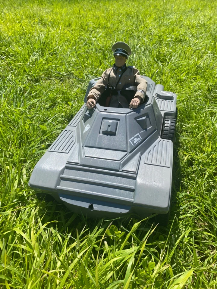 Carro pequeno escoteiro alemão personalizado com boneco 12” escala 1:6 solto - Imagem 1 de 4