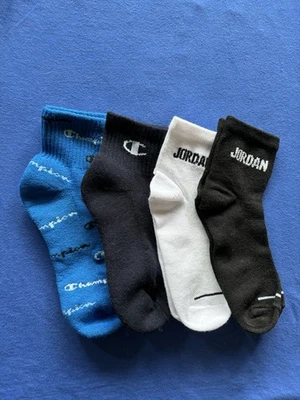 Calcetines Champion & Nike Jordan para jóvenes niños Foto 1 de 4