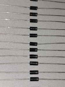 10 X DIODES 1N4007 1A 1000V 1n4007 diode lot de 10 - Imagen 1 de 2