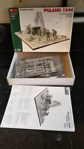 MINIART DIORAMA SERIE POLONIA 1944 KIT MODELLINO SCALA 1/35 - Foto 1 di 1