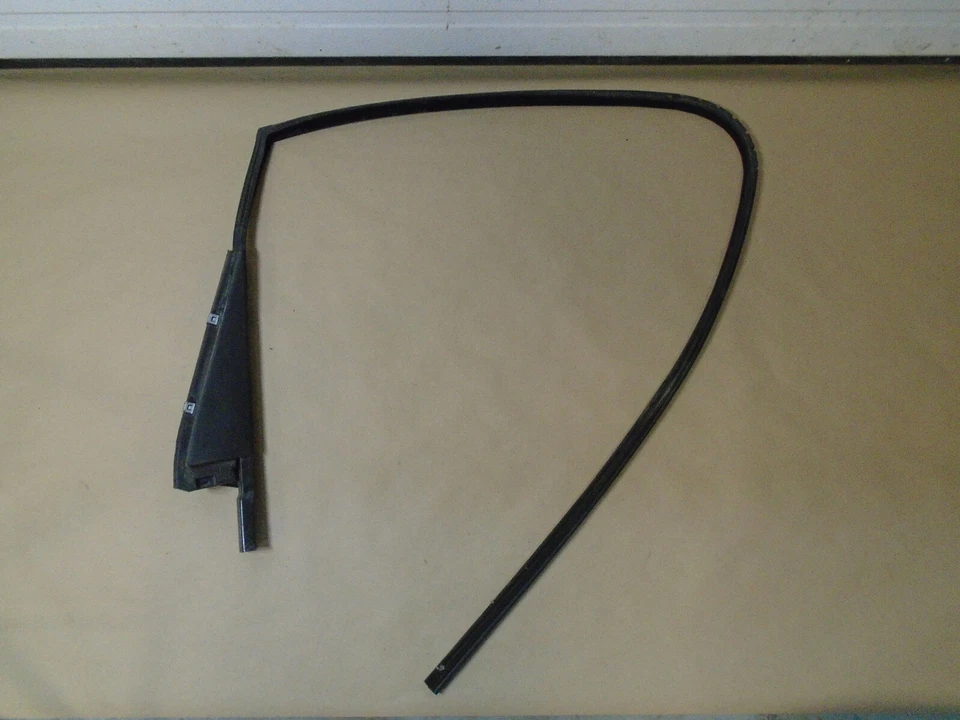 Jeep Wrangler TJ 97-06 Pasajero Ventana Sello Moldura Esquina Vela Borde ENVÍO GRATUITO Foto 1 de 1