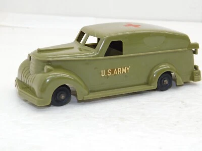 IDEAL TOYS 1950's GREEN HARD PLASTIC WW2 U.S. ARMY AMBULANCE #1729 - Image 1 of 4