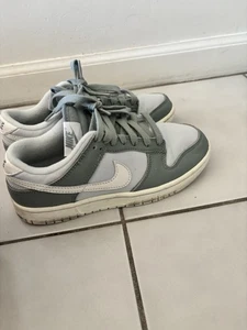 Nike Men's Dunk Low Lifestyle Shoes Sneakers Size 5 - Picture 1 of 6
