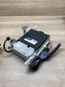 89221 0d120 mb238000 8621 fuse module toyota yaris - Picture 1 of 7