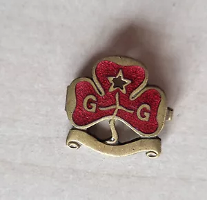 Vintage enamel Girls Guides UK brooch pin badge Scouting - Picture 1 of 3