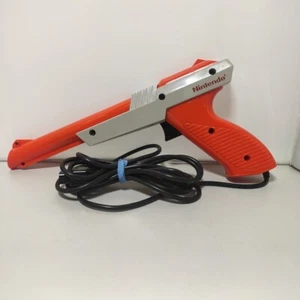 Original 1985 Nintendo NES Zapper Duck Hunt Gun NES-005 Orange TESTED WORKING - Picture 1 of 5