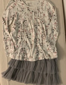 GapKids HOLIDAY 2 Pc Sz 8 Grey Skirt w/flounce & Knit Tunic w/Cranberry Flower - Picture 1 of 7