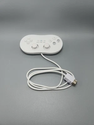 Old Skool Dual Analog Classic Controller for Nintendo Wii / WiiU - White - Image 1 of 4