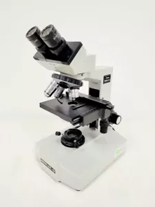 Microscopio binocular Kyowa Medilux-12 con 4 objetivos de laboratorio - Imagen 1 de 24