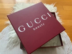 Gucci Beauty Caja de Regalo Roja L 8 pulgadas H 8 pulgadas W 3 pulgadas NUEVO - Imagen 1 de 4