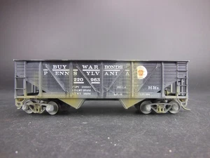 HO SCALE WEATHERED PENNSYVANIA WAR BONDS 2-BAY HOPPER - Picture 1 of 4