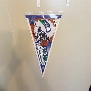 SEATTLE SEAHAWKS THROWBACK VINTAGE NFL FELT PENNANT - Picture 1 of 1